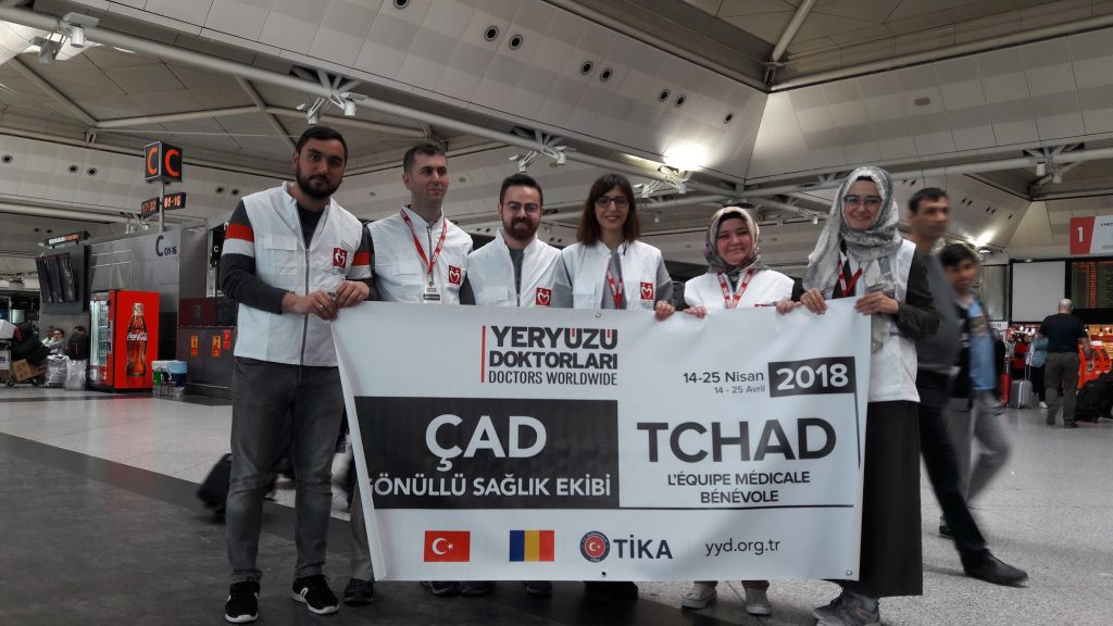 GÖNÜLLÜLERİMİZ AFRİKA’YA SAĞLIK GÖTÜRÜYOR