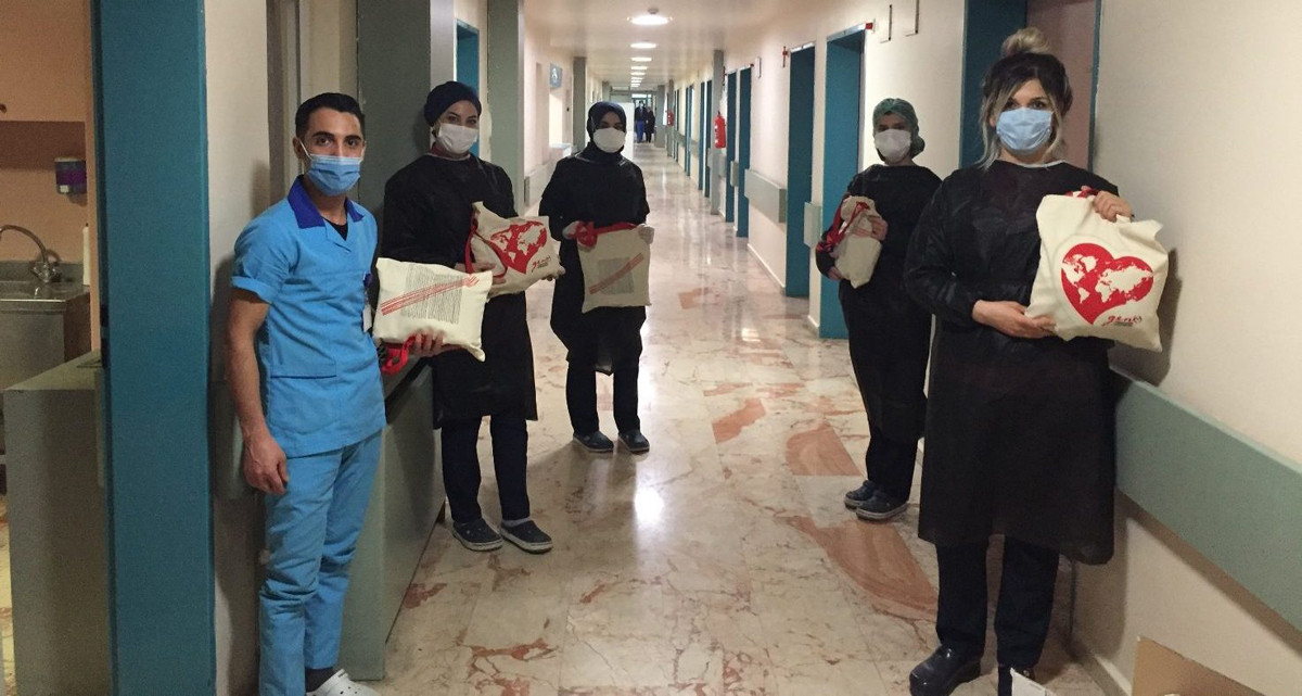 SAĞLIK ÇALIŞANLARINA MOTİVASYON KİTLERİMİZİ ULAŞTIRDIK